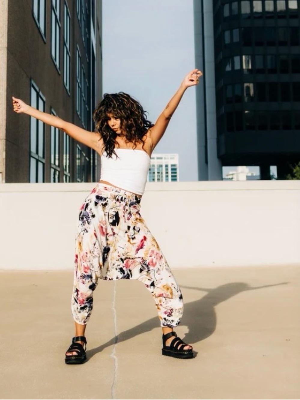 Size L • SAVANNAH FLAIR HAREM PANT • Floral Print